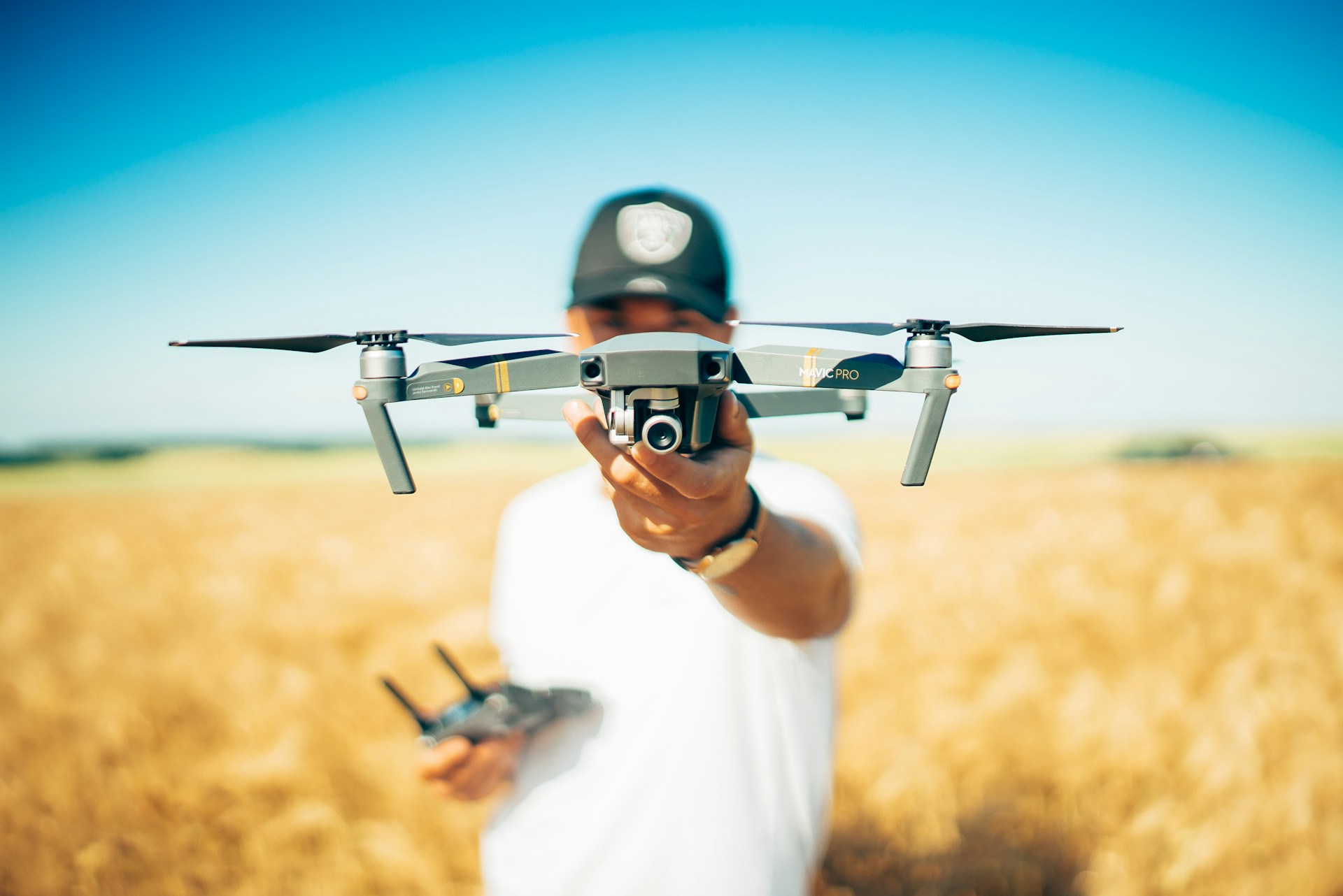 Kontakta oss på Droneberg